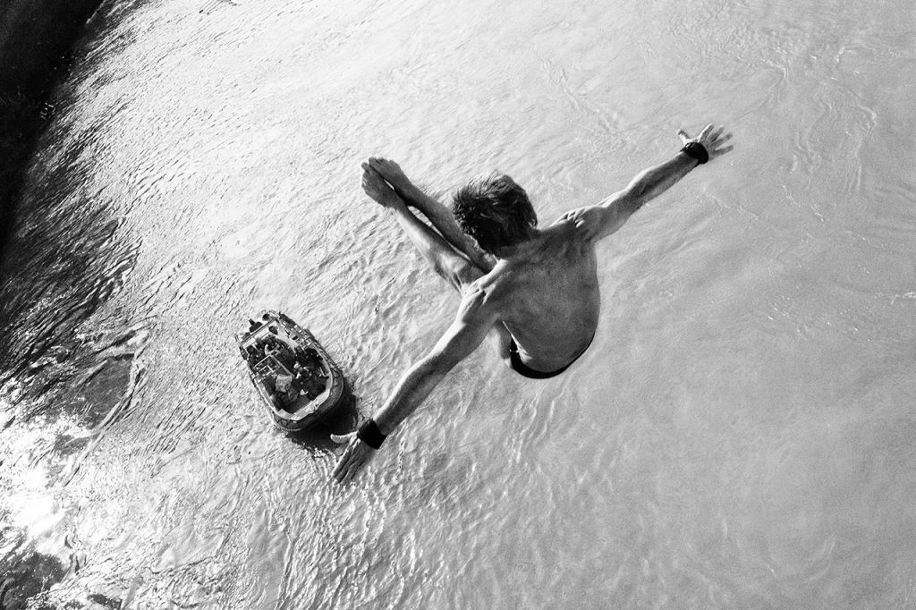secondo premio ex-quo, Il tuffo di Simone Crescenzo, concorso Il fiume e l'uomo, mostre diffuse fotografia magliano sabina 2016